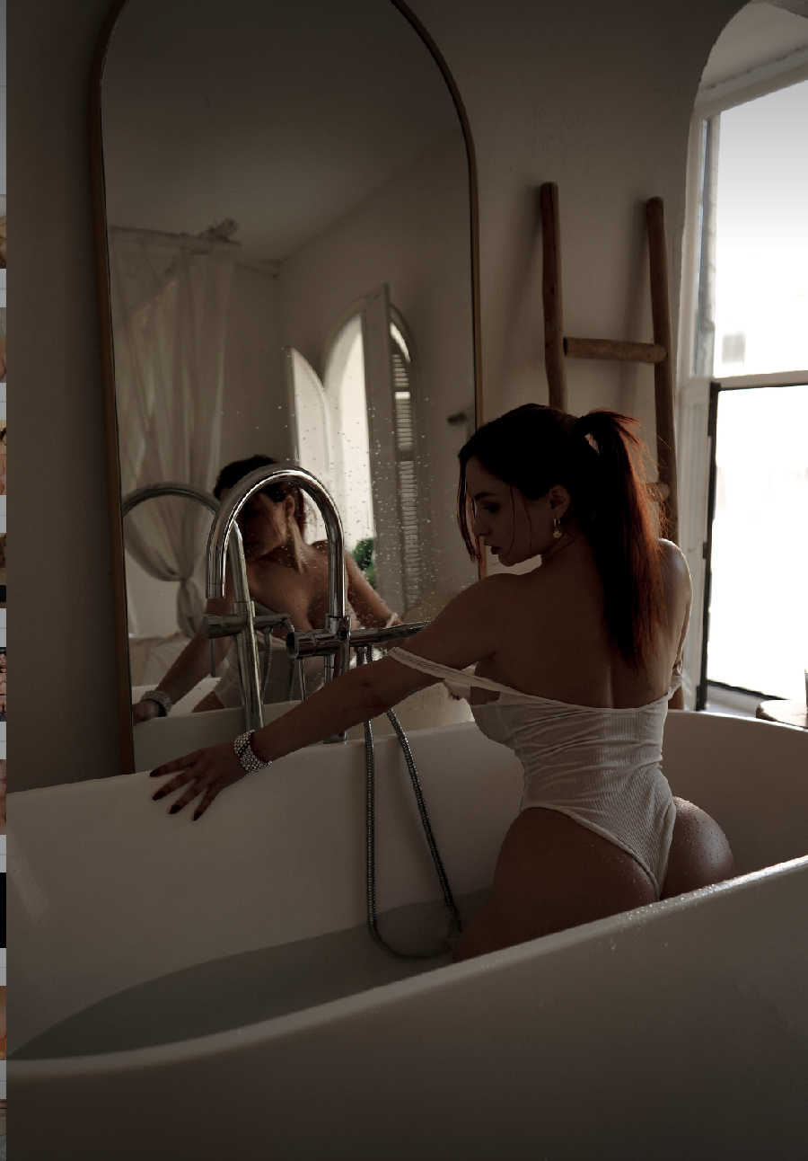 A playful frame from Miranda Faith nude — online in Bacolod