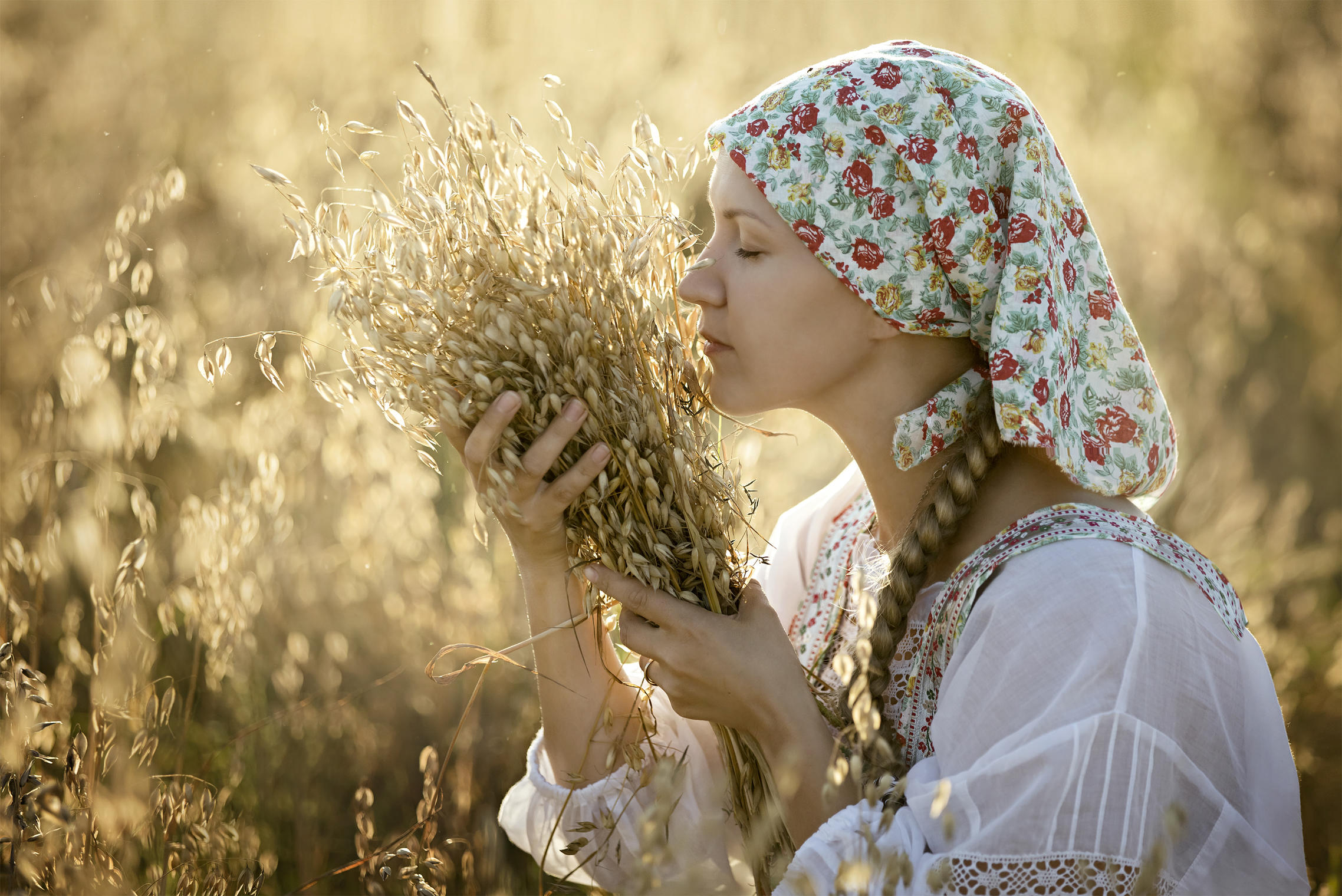 Photo Women in Slavic costumes in Bacolod
